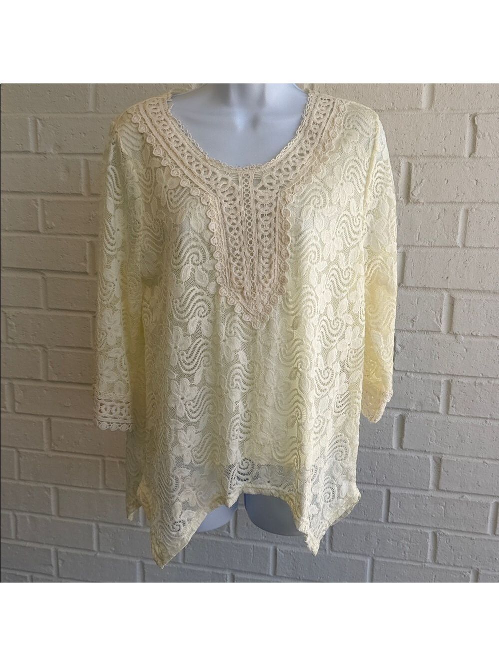 Lauren Michelle Ivory Crochet Lace Semi Sheer Tunic w/lining Handkerchief Hem Lg